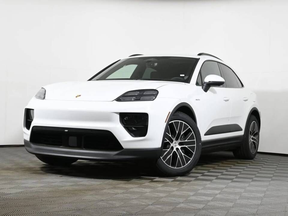 2026 PORSCHE Macan