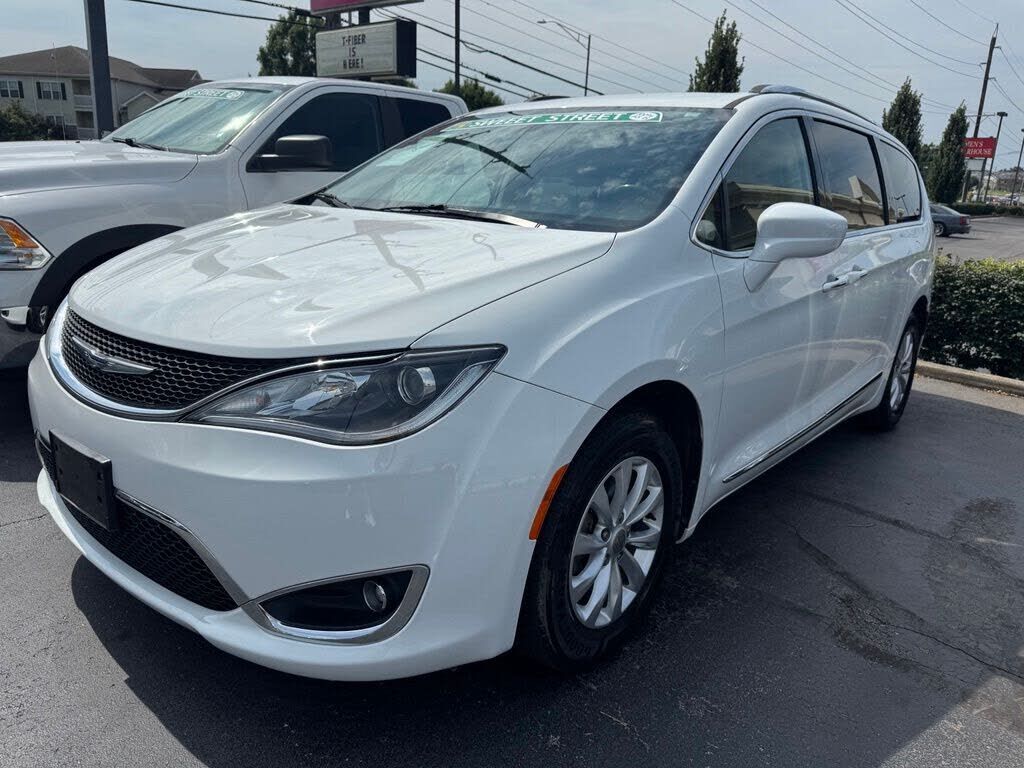 2019 CHRYSLER Pacifica