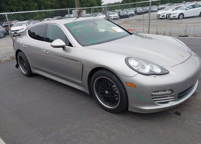2010 PORSCHE Panamera