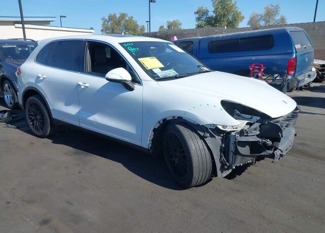 2015 PORSCHE Cayenne