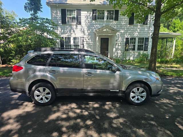 2010 SUBARU Outback