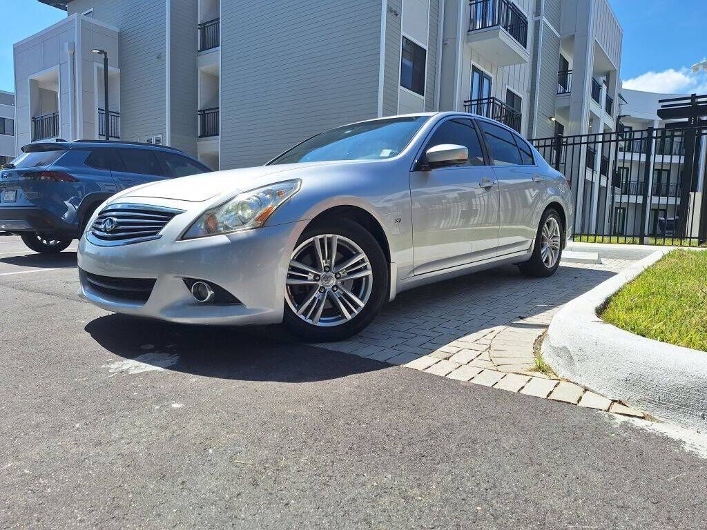 2015 INFINITI Q40