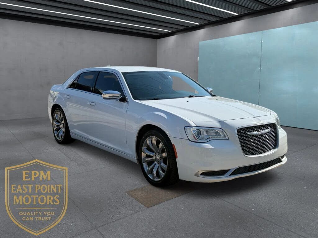2019 CHRYSLER 300