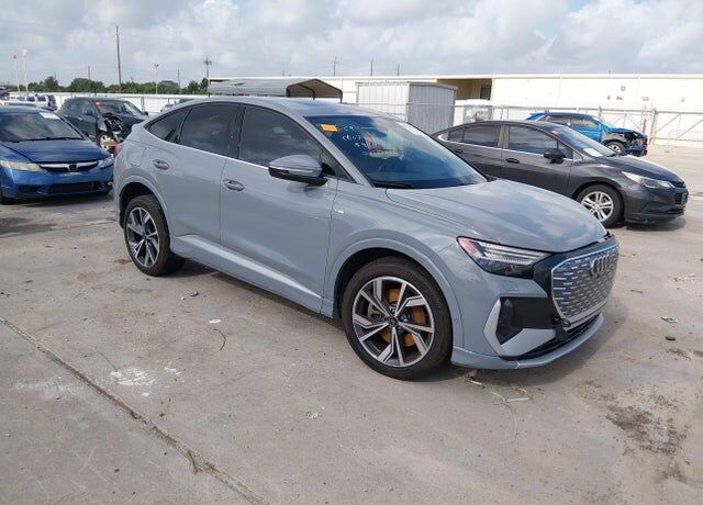 2024 AUDI Q4