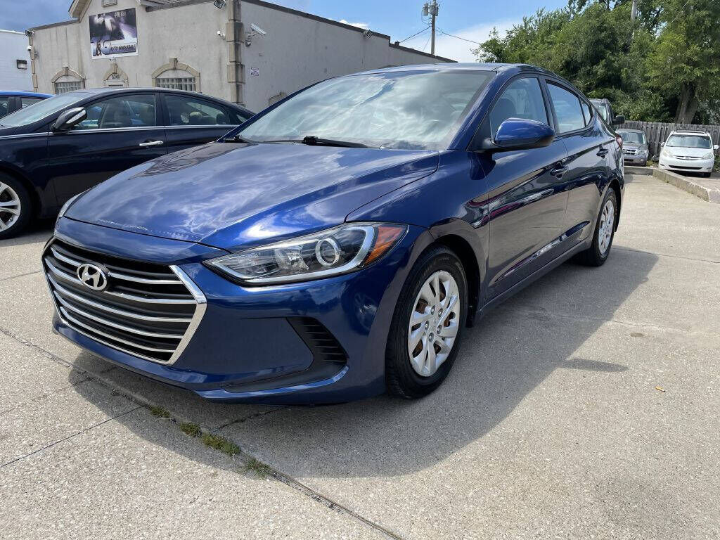 2017 HYUNDAI Elantra