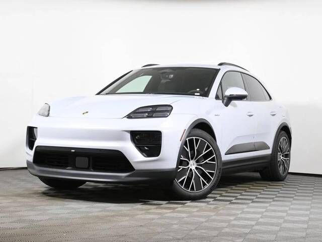 2026 PORSCHE Macan