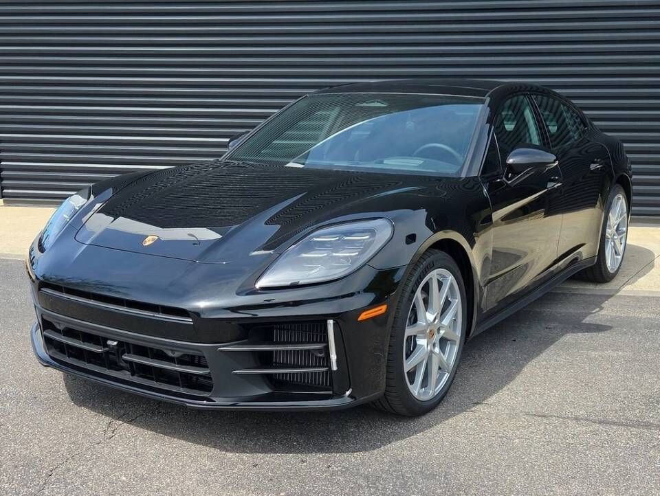 2026 PORSCHE Panamera
