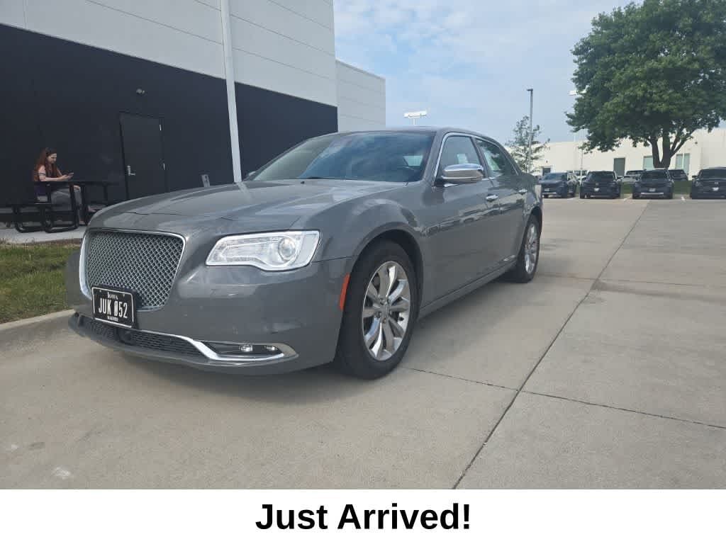 2019 CHRYSLER 300