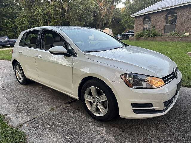 2017 VOLKSWAGEN Golf