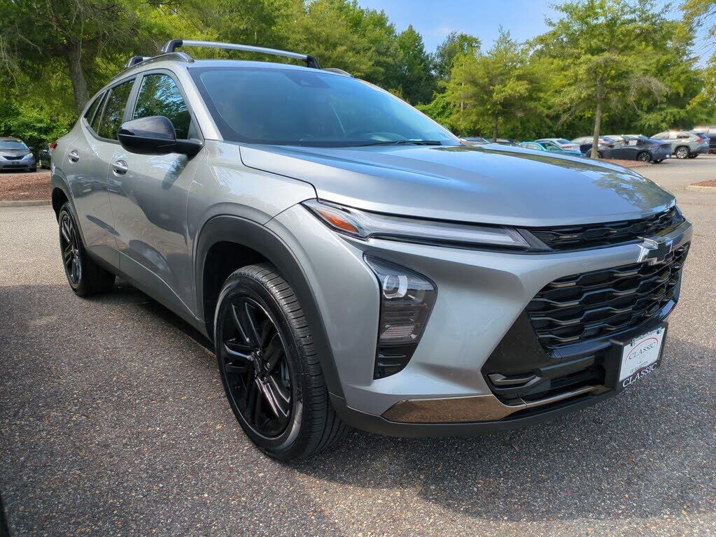 2025 CHEVROLET Trax