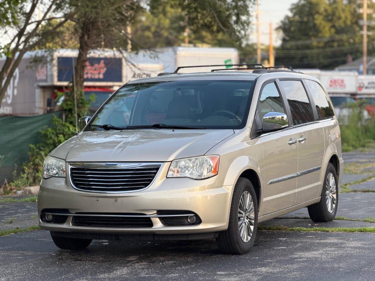 2014 CHRYSLER Town and Country