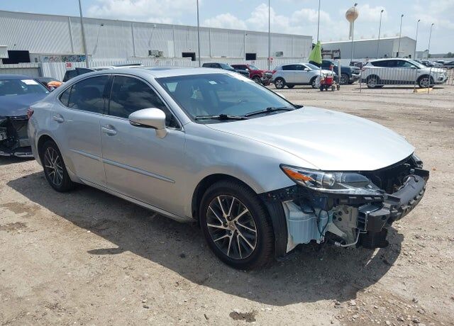 2016 LEXUS ES