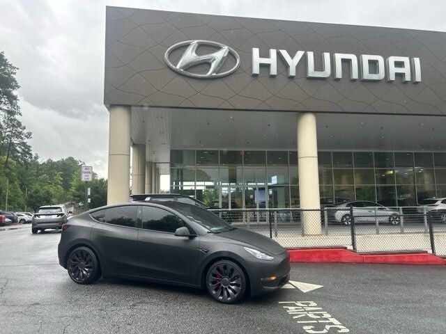 2025 TESLA Model Y