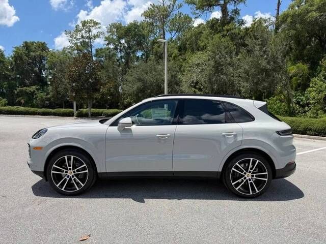 2026 PORSCHE Cayenne
