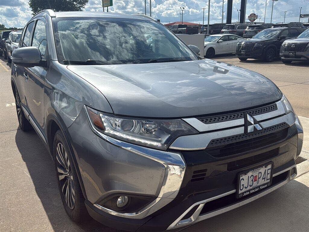 2020 MITSUBISHI Outlander