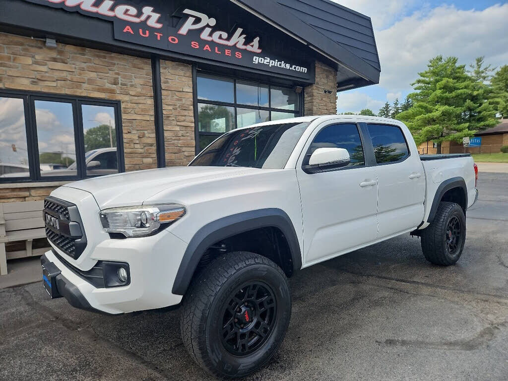 2017 TOYOTA Tacoma