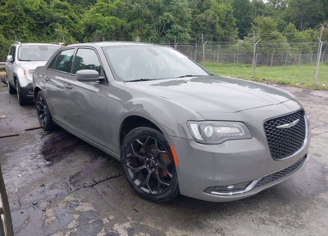 2019 CHRYSLER 300