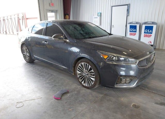 2017 KIA Cadenza