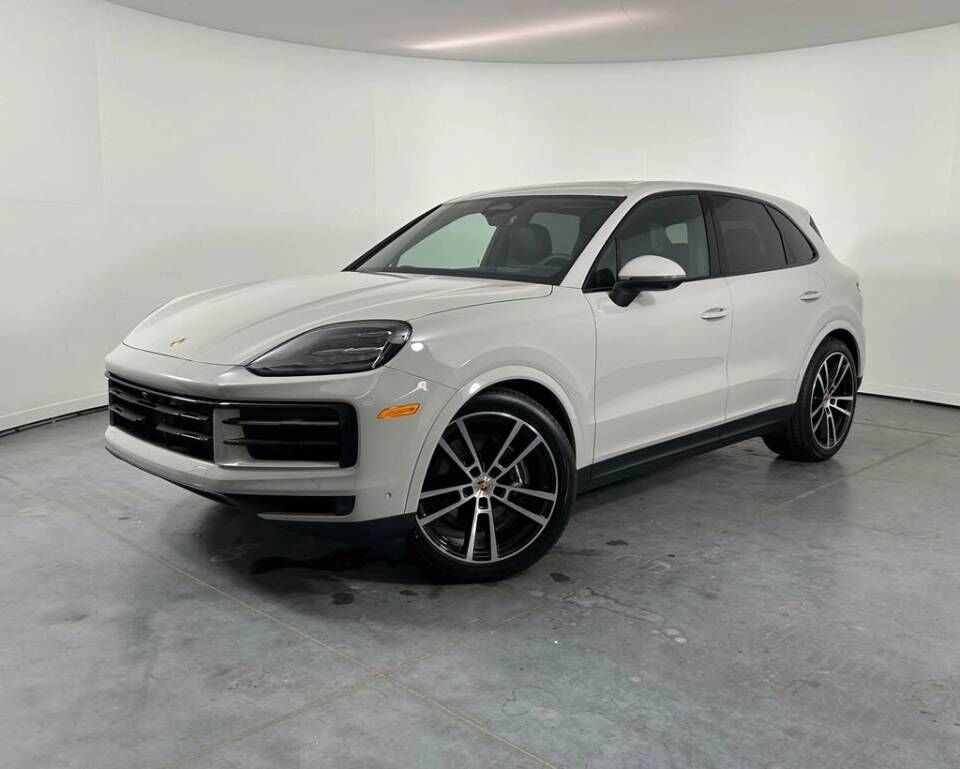 2026 PORSCHE Cayenne