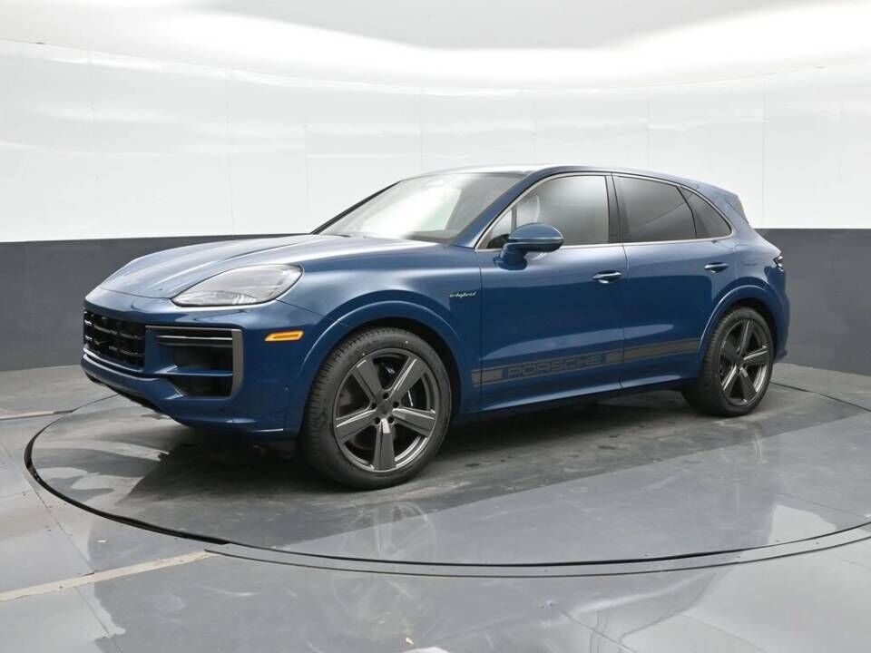 2026 PORSCHE Cayenne