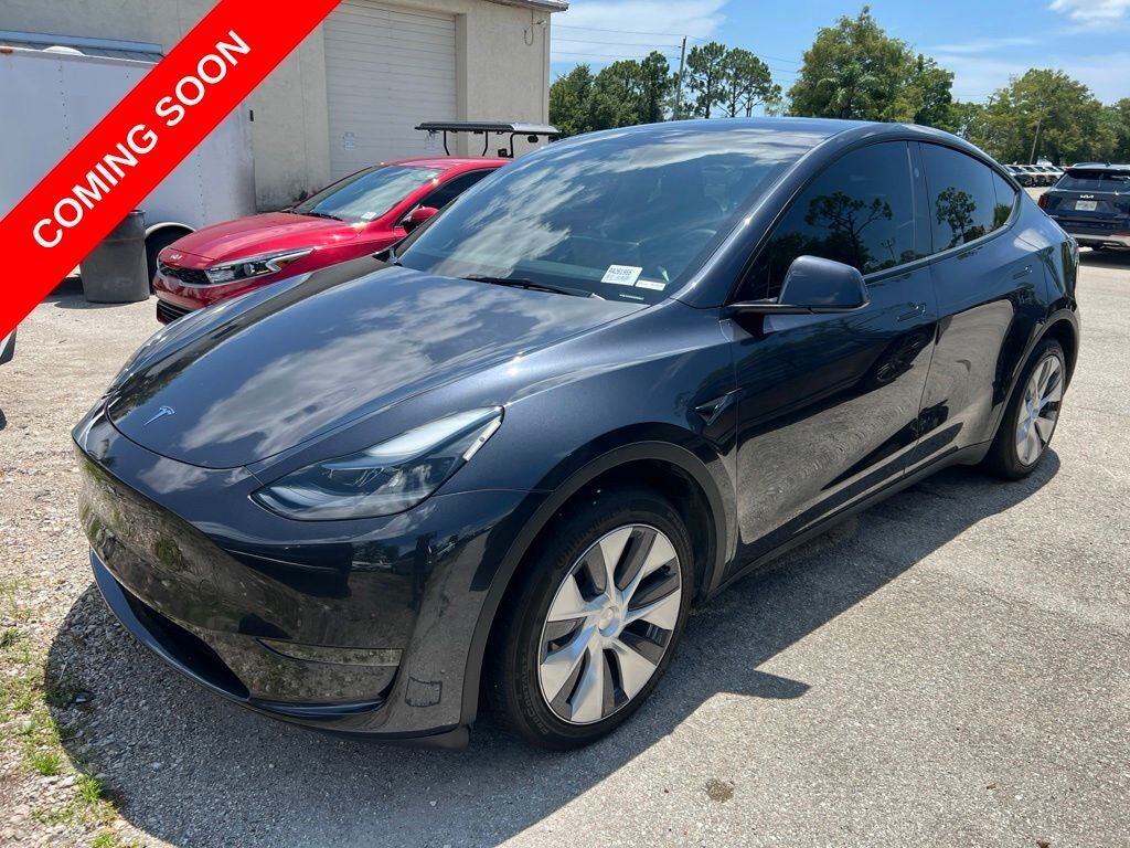 2024 TESLA Model Y