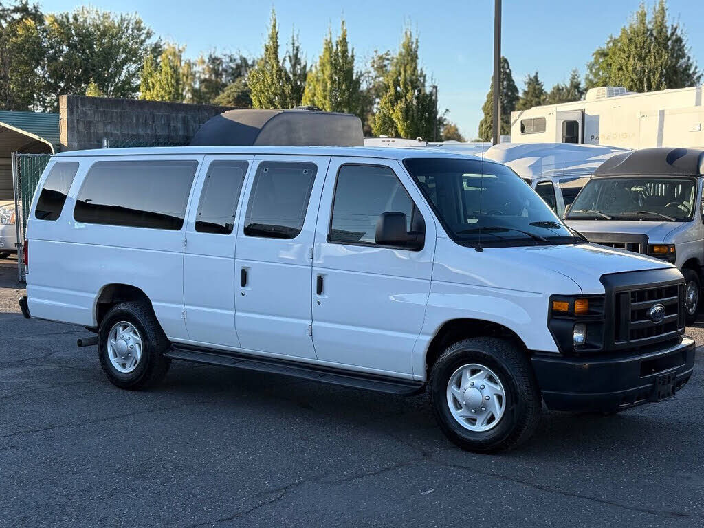 2011 FORD E-350