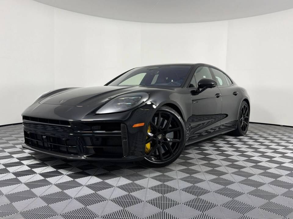 2026 PORSCHE Panamera
