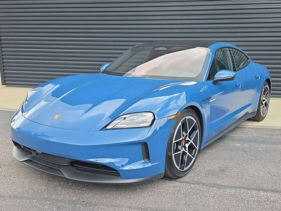 2026 PORSCHE Taycan