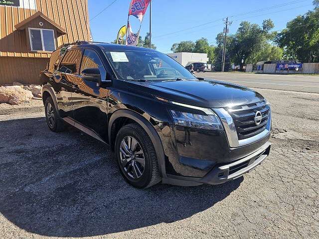 2022 NISSAN Pathfinder