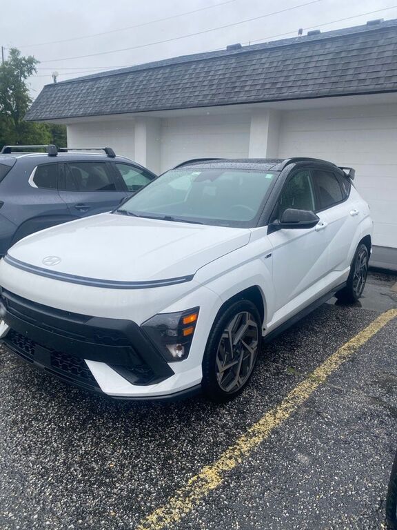 2024 HYUNDAI Kona