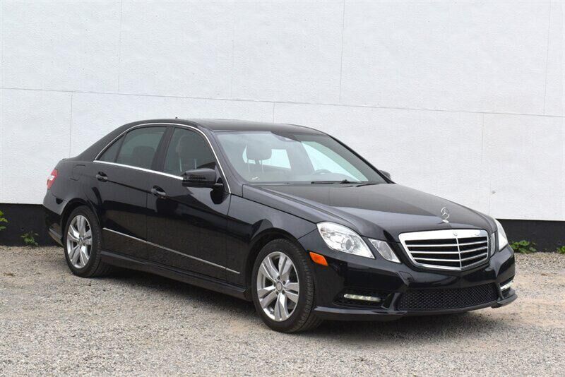 2013 MERCEDES-BENZ E-Class