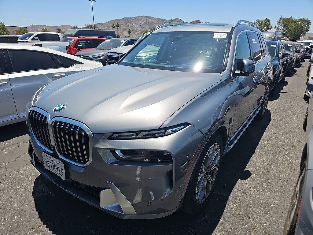 2025 BMW X7