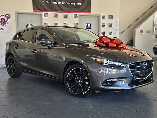 2017 MAZDA Mazda3