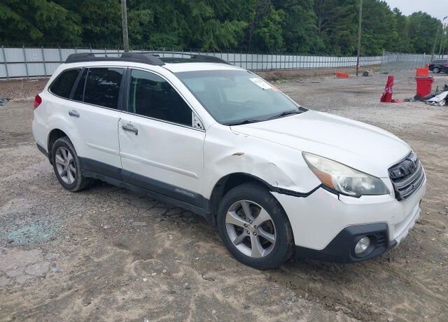 2014 SUBARU Outback