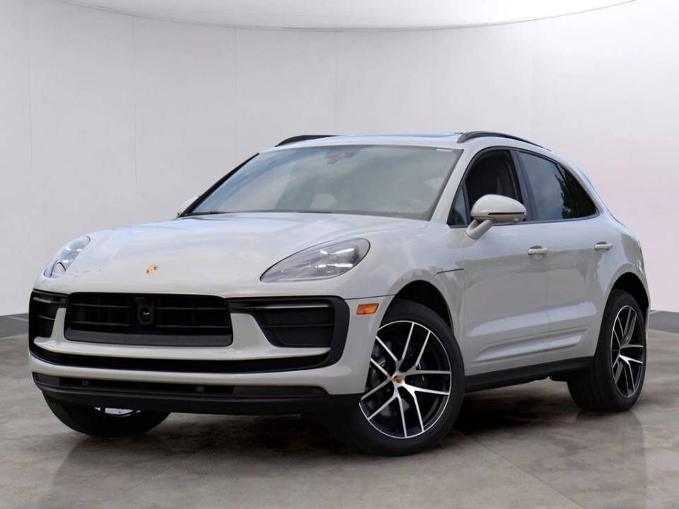 2026 PORSCHE Macan