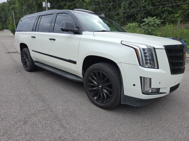 2017 CADILLAC Escalade ESV