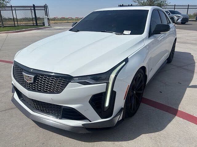 2022 CADILLAC CT4
