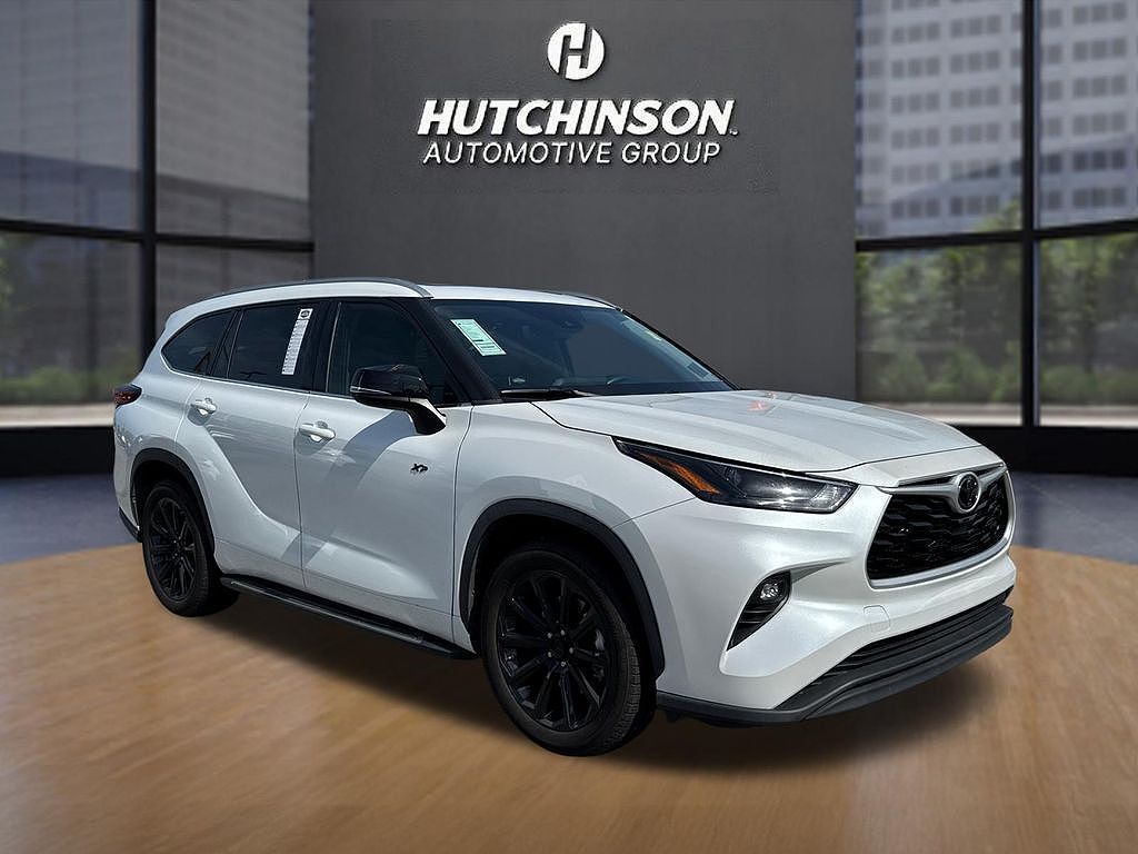 2022 TOYOTA Highlander