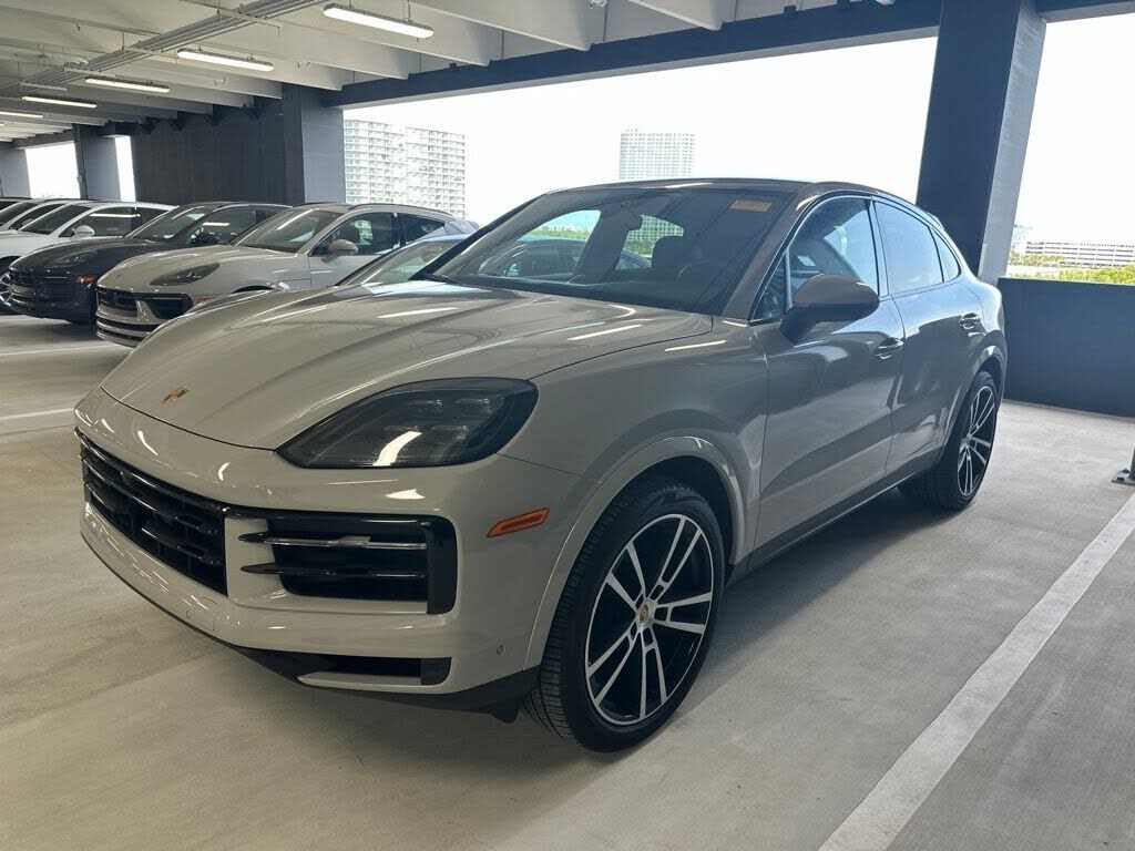 2025 PORSCHE Cayenne