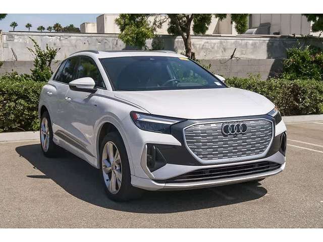 2023 AUDI Q4