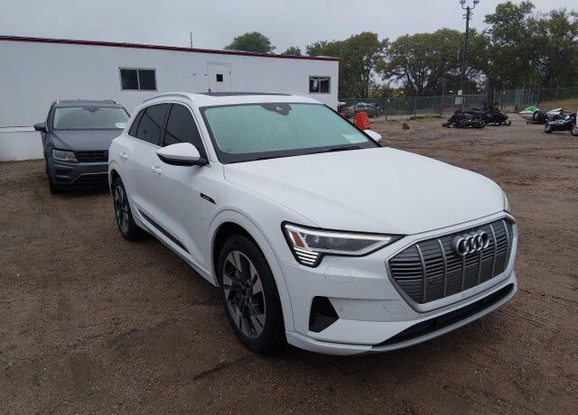 2021 AUDI e-tron