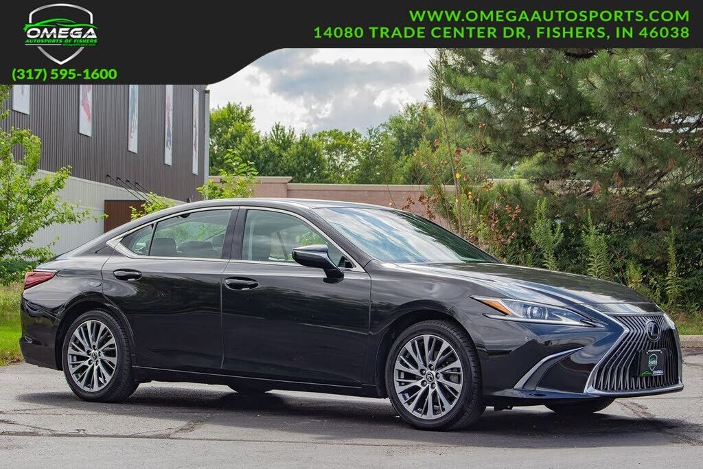 2019 LEXUS ES