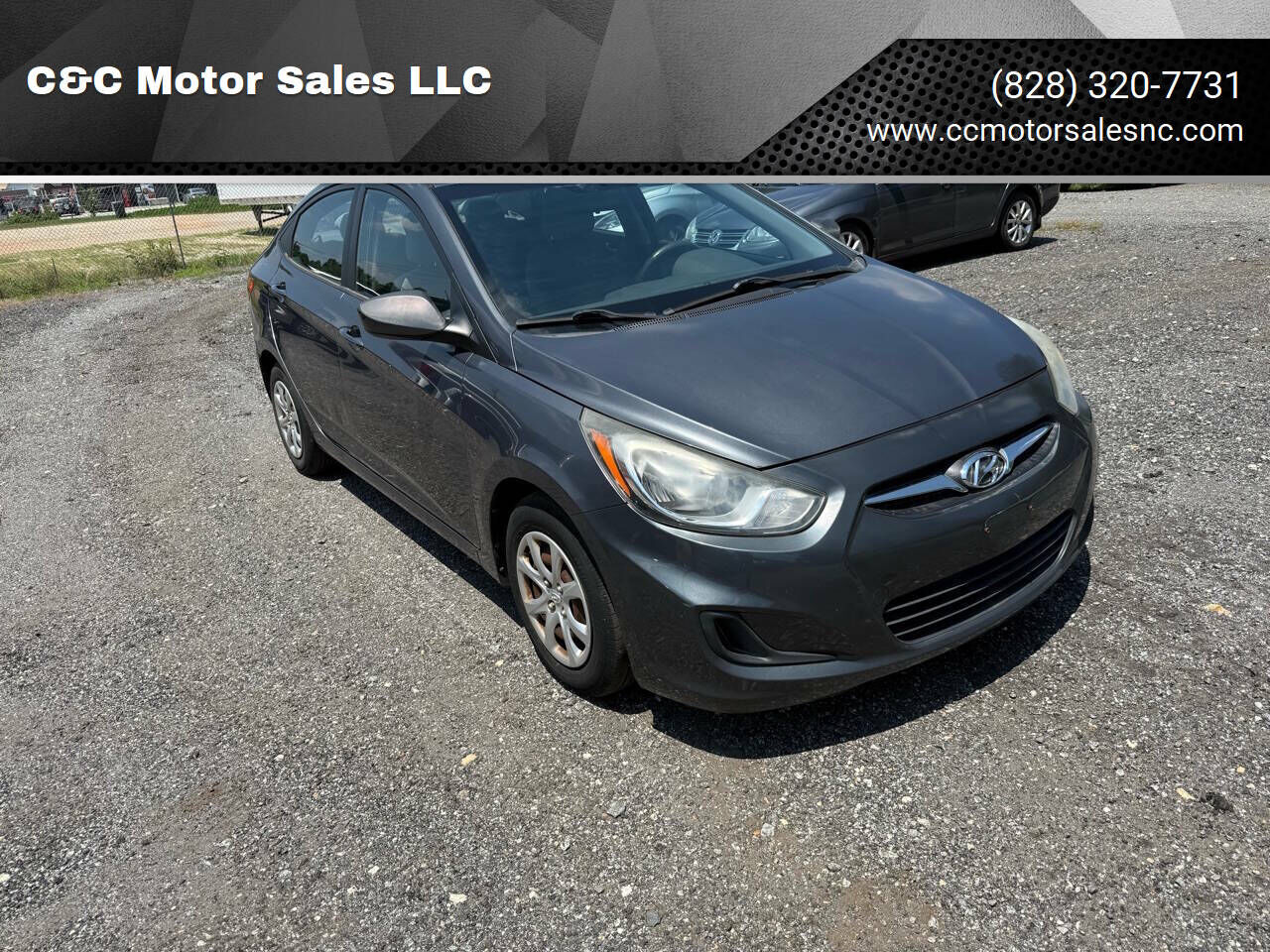 2012 HYUNDAI Accent