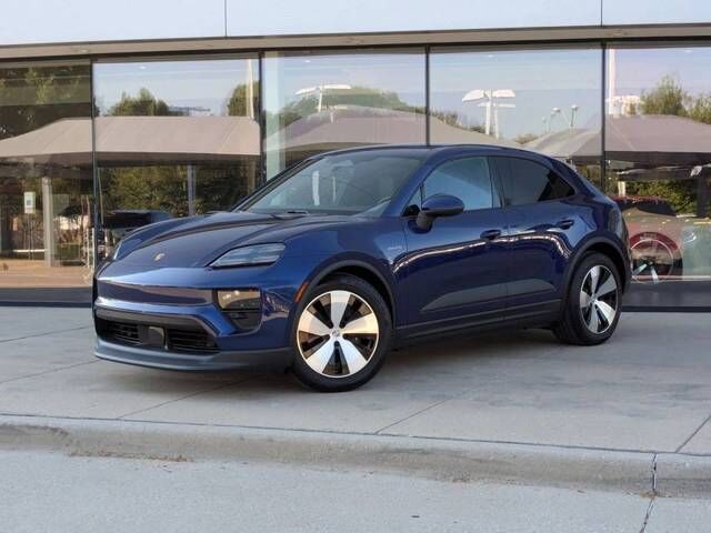 2025 PORSCHE Macan
