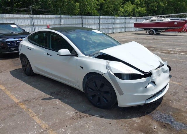 2025 TESLA Model 3