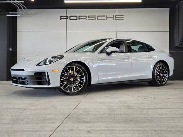 2026 PORSCHE Panamera