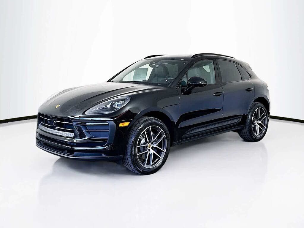 2026 PORSCHE Macan
