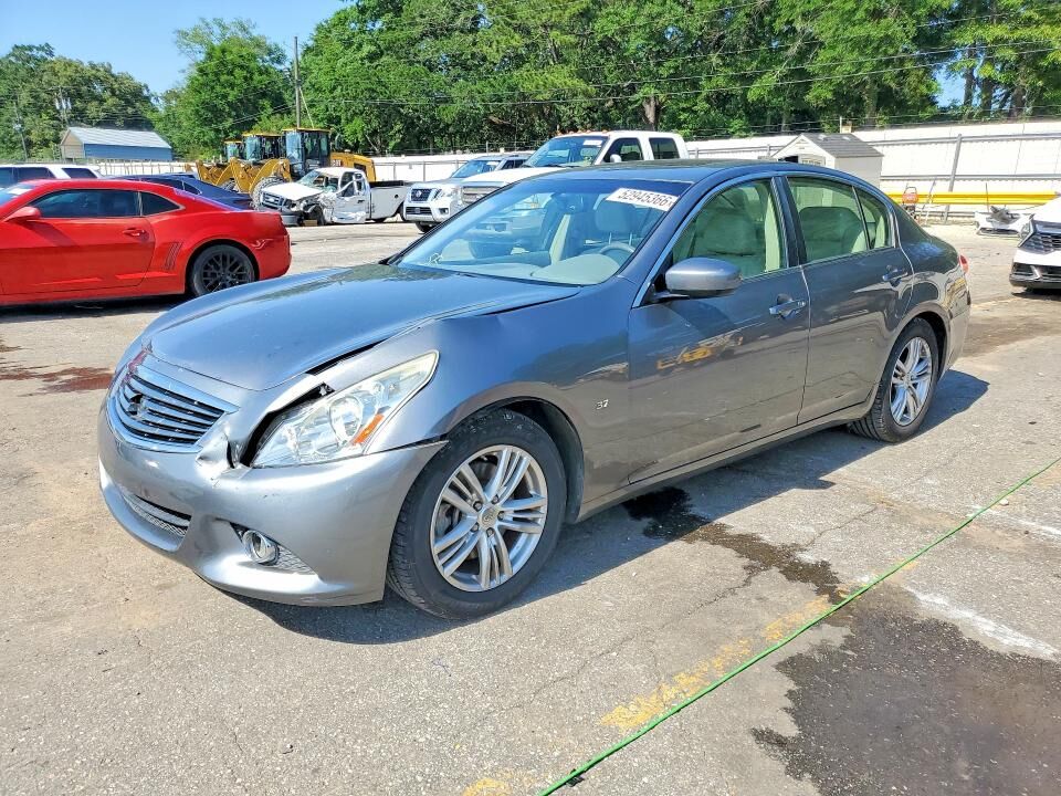 2015 INFINITI Q40