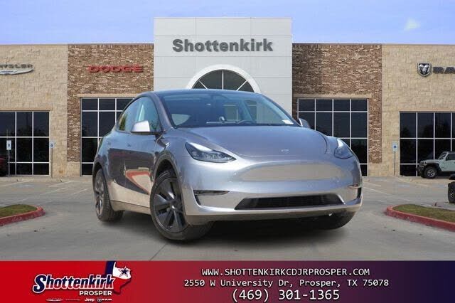 2024 TESLA Model Y