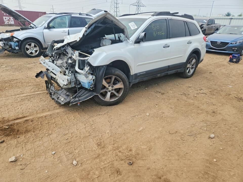 2013 SUBARU Outback